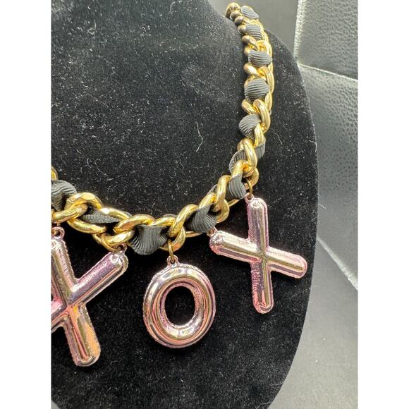 Betsey Johnson XOX Statement Necklace Gold Tone Black Fabric Curb Chain Link - Picture 3 of 5